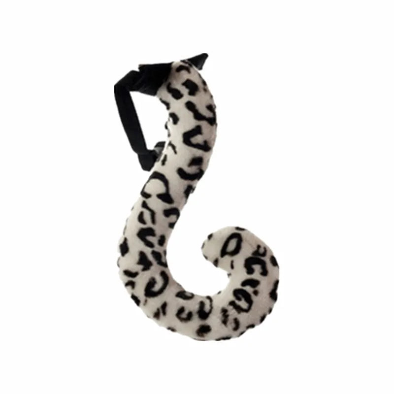 Snow leopard tail