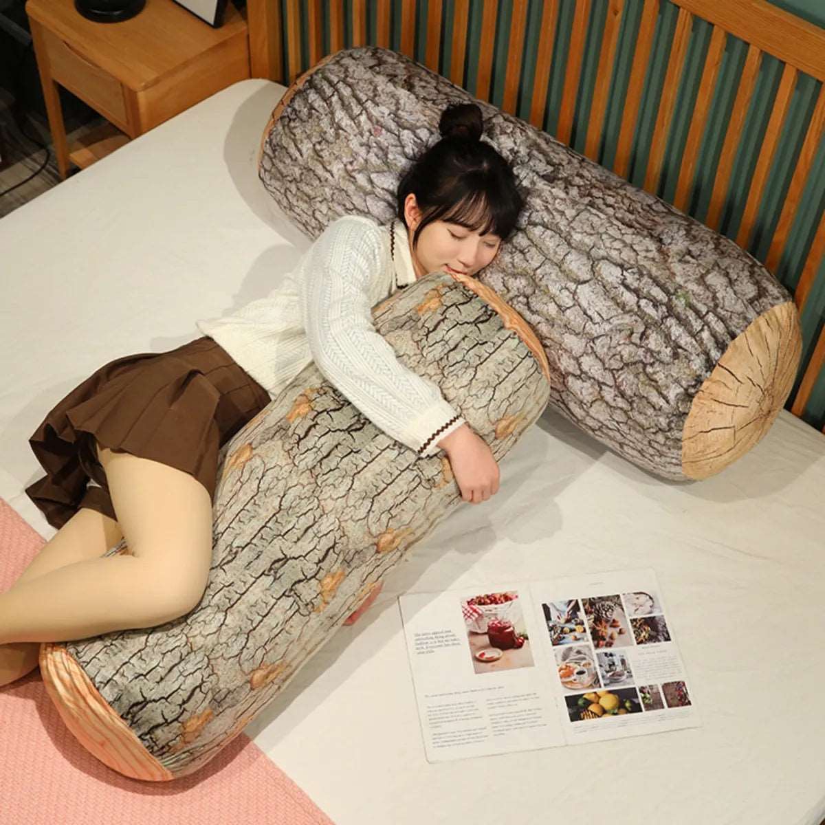 Decorative round pillows, 3D digitally printed simulated wood segment plush toys.