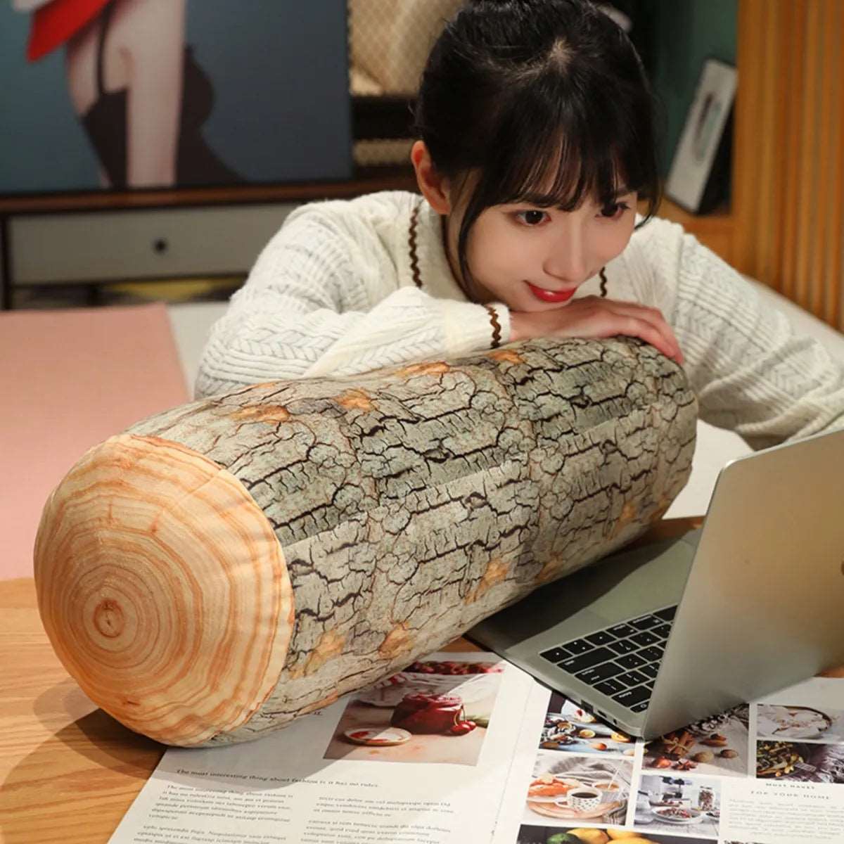 Decorative round pillows, 3D digitally printed simulated wood segment plush toys.