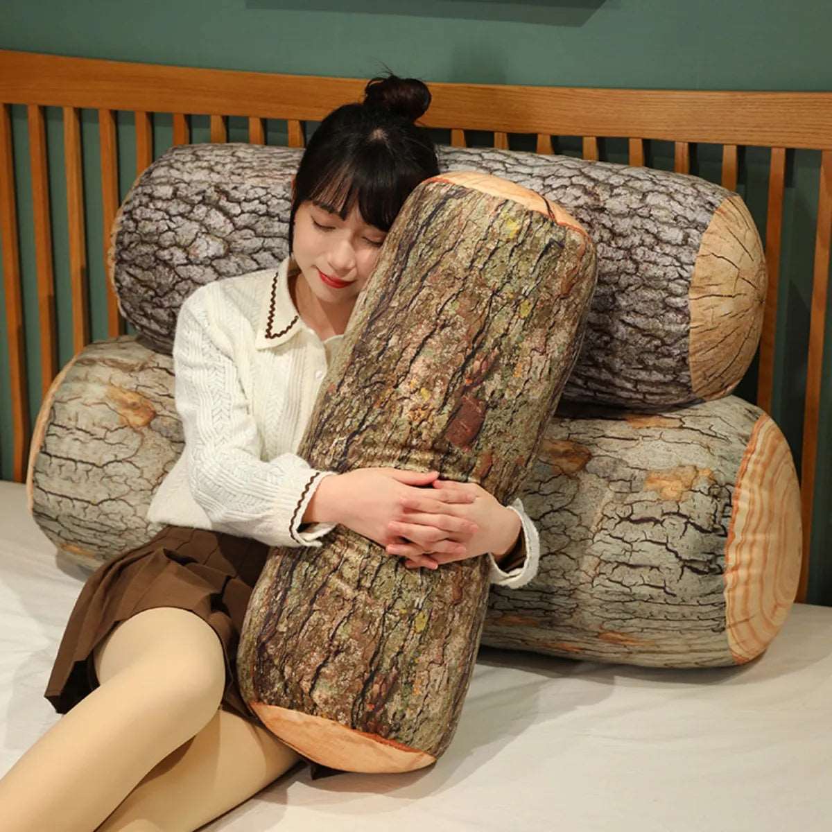 Decorative round pillows, 3D digitally printed simulated wood segment plush toys.